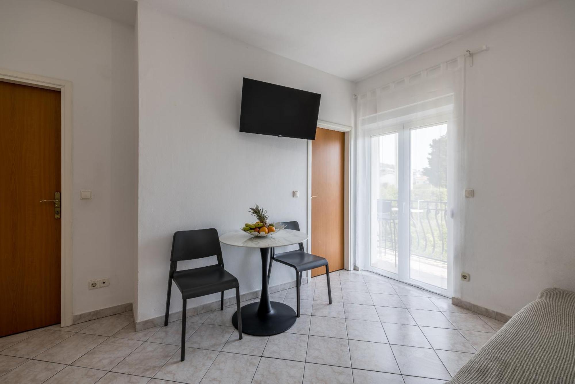 Mediterano Apartments Подстрана Экстерьер фото