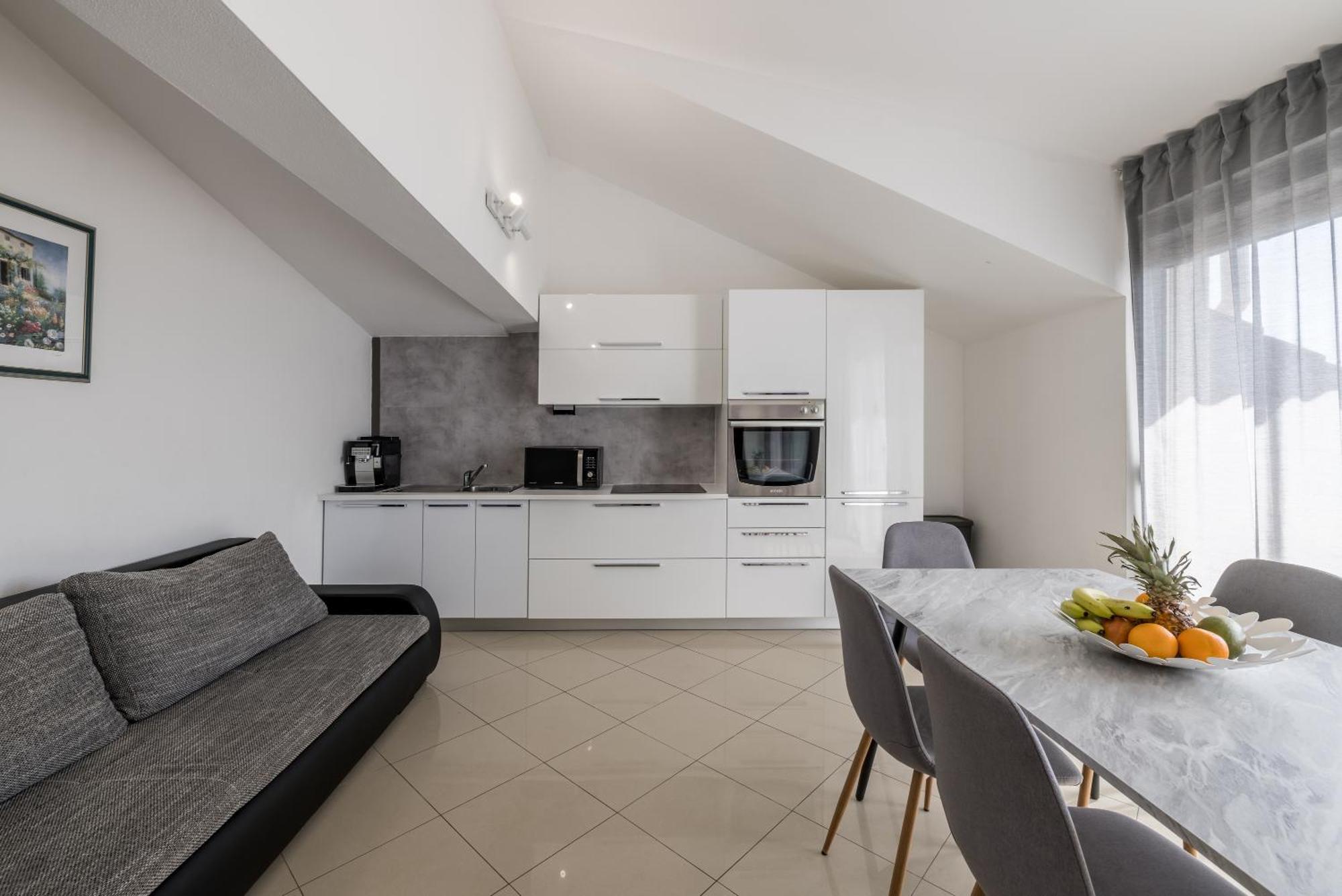 Mediterano Apartments Подстрана Экстерьер фото