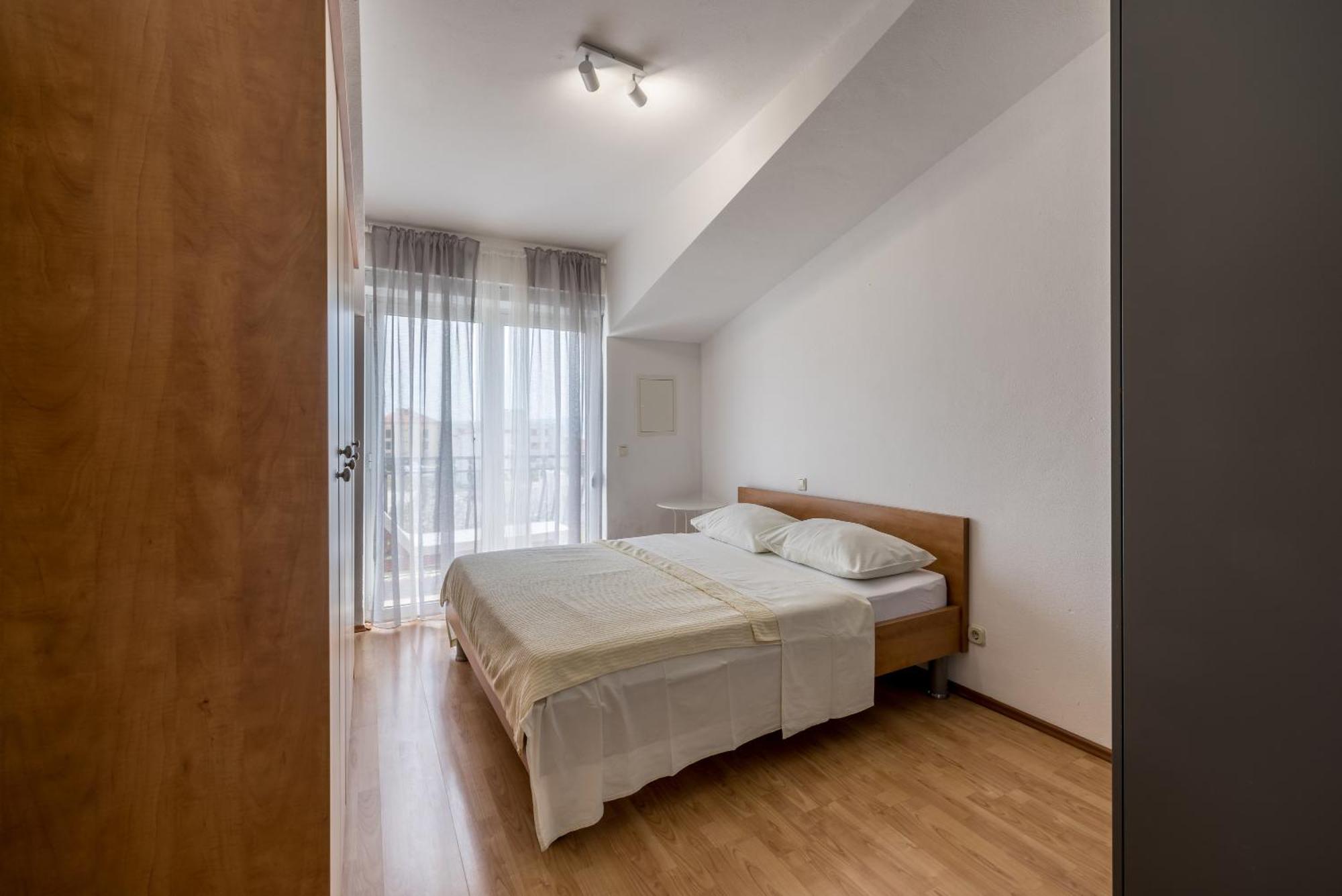 Mediterano Apartments Подстрана Экстерьер фото