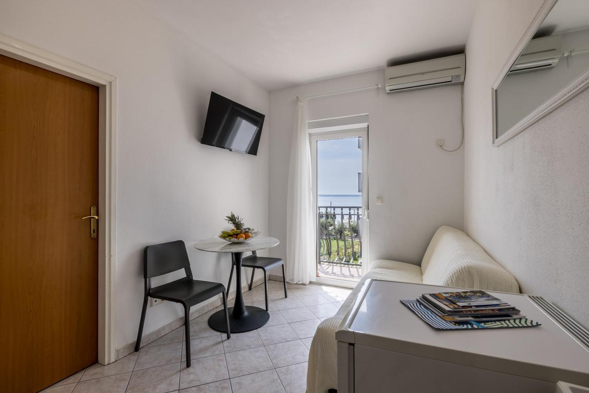 Mediterano Apartments Подстрана Экстерьер фото