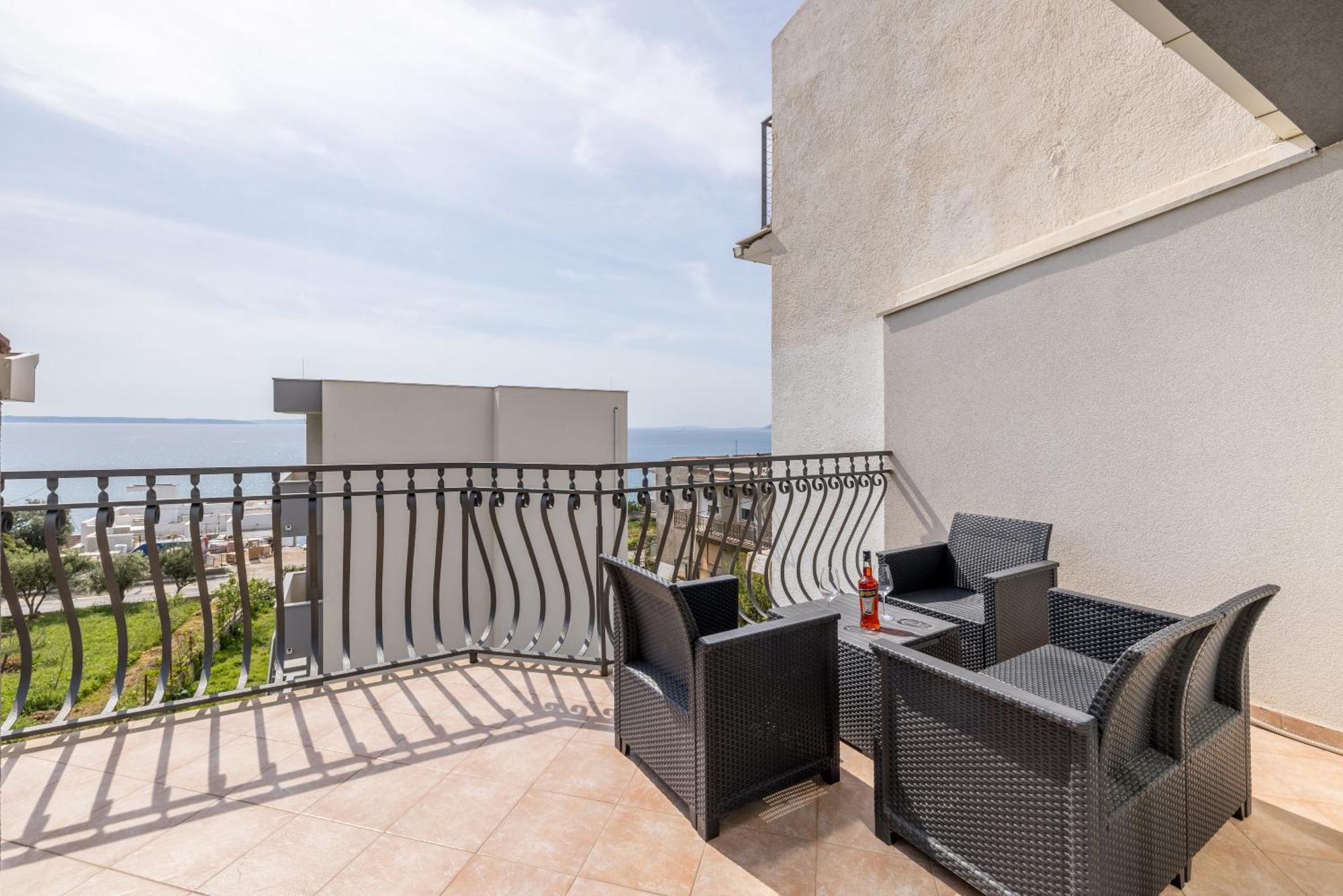 Mediterano Apartments Подстрана Экстерьер фото