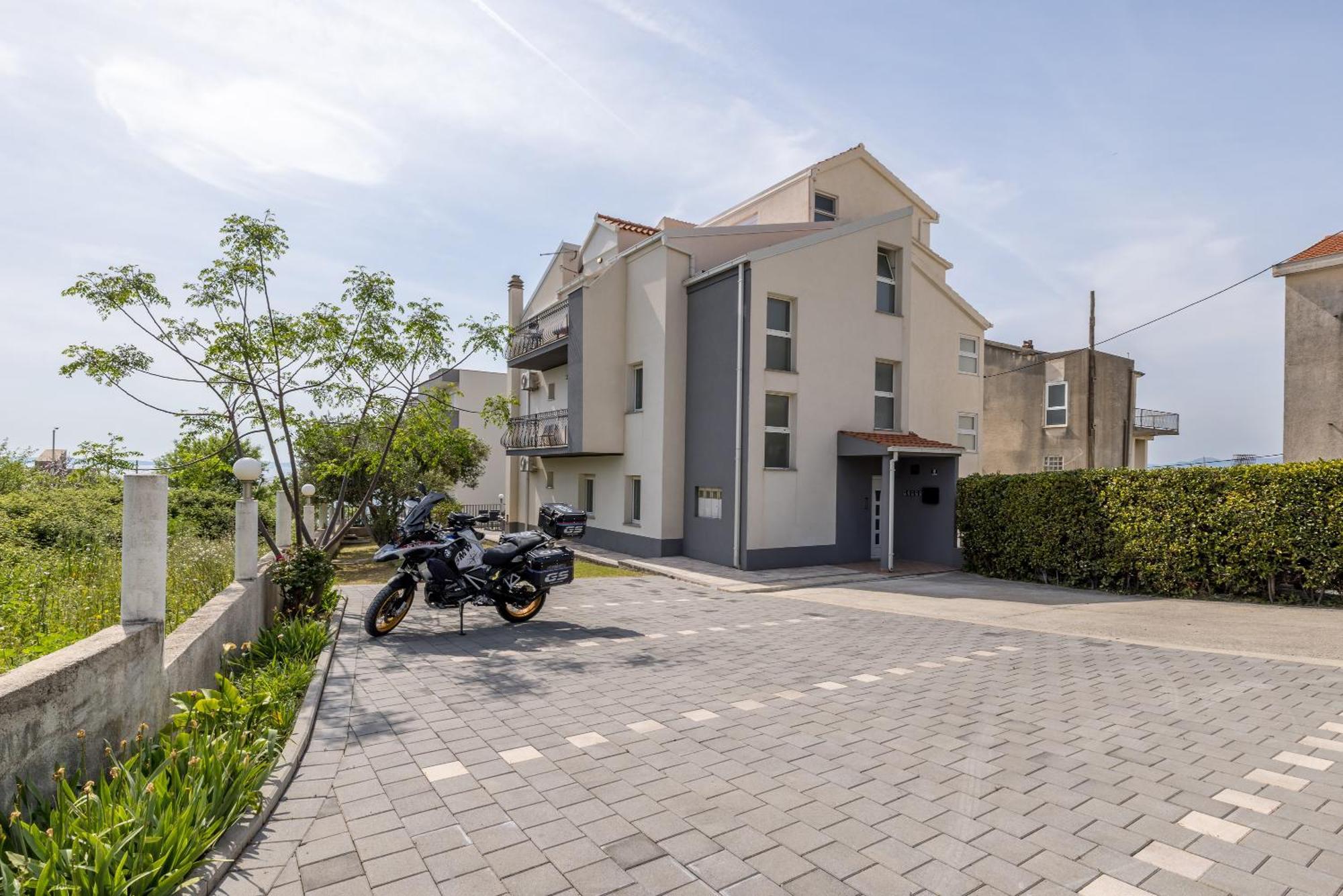 Mediterano Apartments Подстрана Экстерьер фото