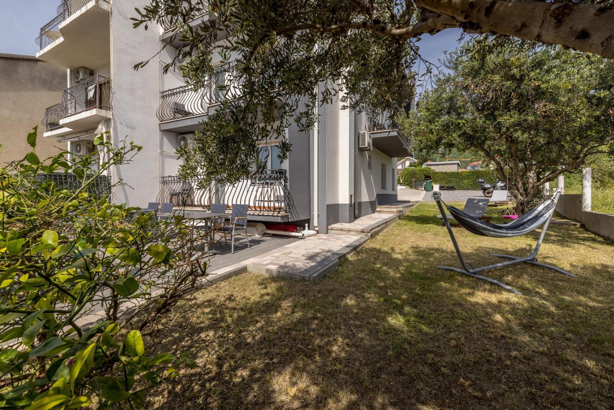 Mediterano Apartments Подстрана Экстерьер фото