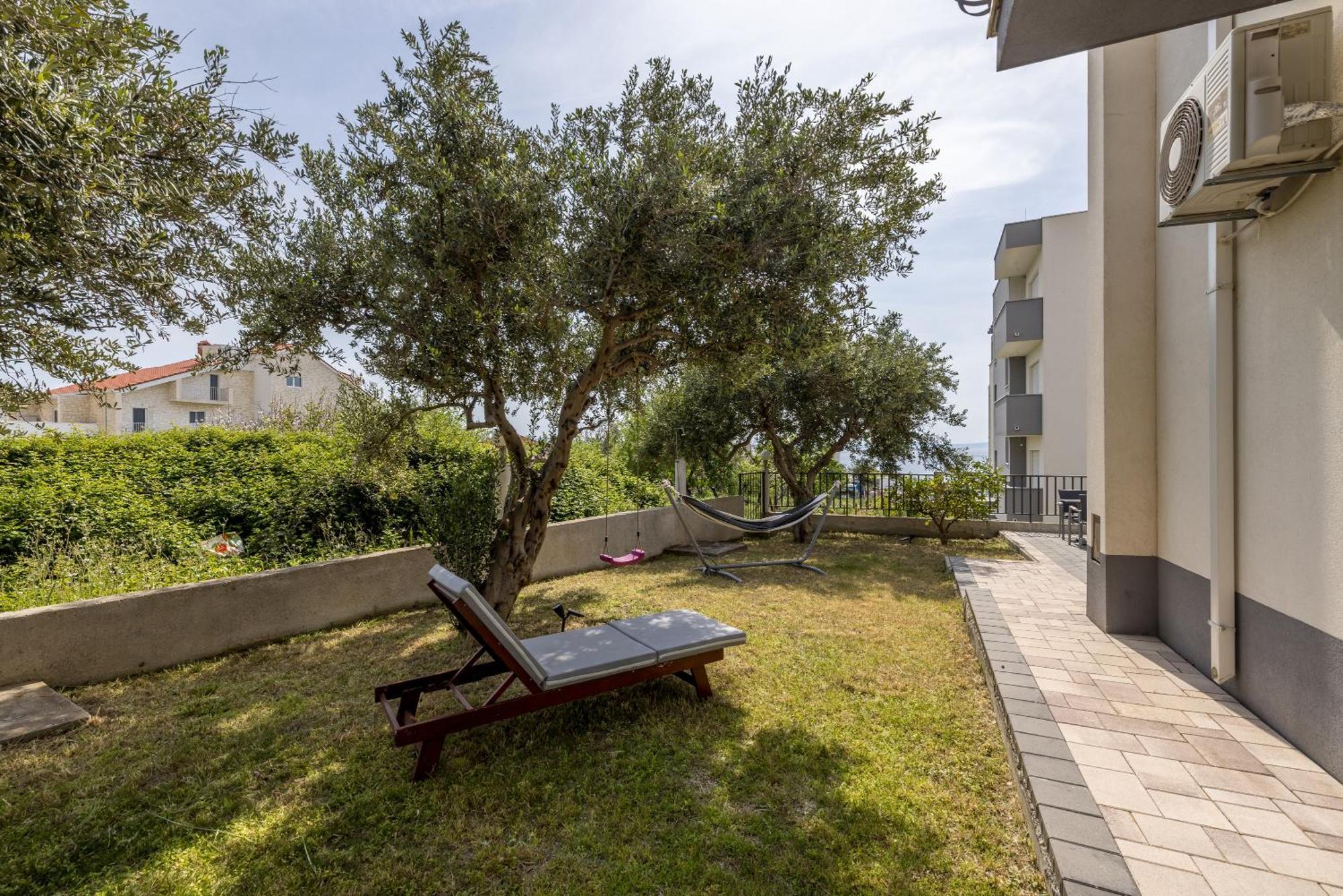 Mediterano Apartments Подстрана Экстерьер фото