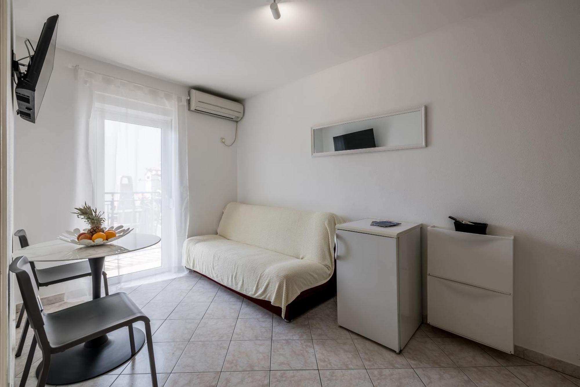Mediterano Apartments Подстрана Экстерьер фото